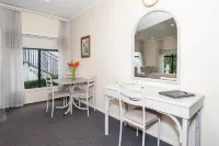 Te Mata Lodge Hotels in Clifton