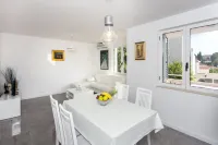 杜普契奇公寓 住宿飯店