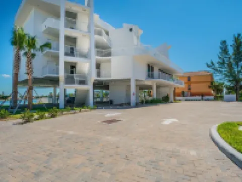 Provident Oceana Beachfront Suites Hotels in Treasure Island