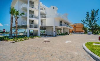 Provident Oceana Beachfront Suites
