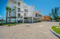 Provident Oceana Beachfront Suites Hotel di Treasure Island