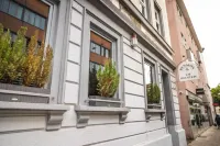 ペンション アム ホイシュタイク The Vector Foundation周辺のホテル