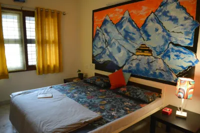 The Hood Hostel Hotel a 