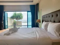 Wis Beach Khanom Hotels near Ao Thong Ching