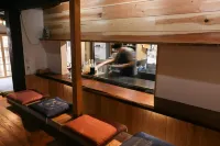 Guesthouse Izame Ann - Hostels