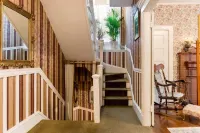 The Coolidge Corner Guest House: A Brookline Bed and Breakfast Các khách sạn ở Brookline