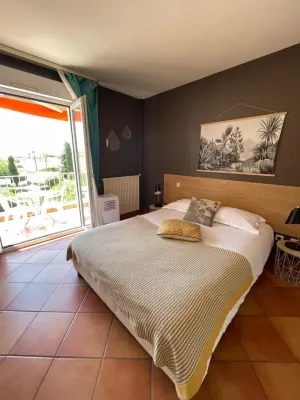 Hôtel Athéna Hotels in Bessan