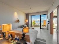 One Suite the Grand