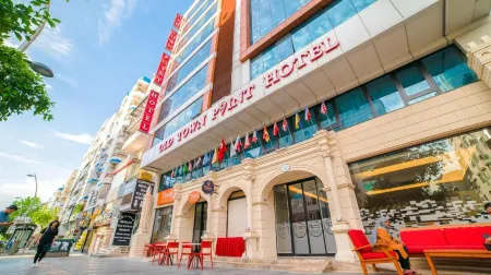 Old Town Point Hotel Spa Отели рядом с достопримечательностью «Музей игрушек Анталии»
