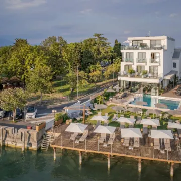 Hotel Vinci Hotels near Aquaria SPA