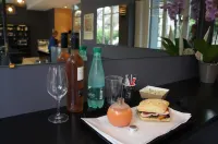 Logis Hotel - le Petit Bellon - breakfast