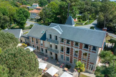 Hôtel the Originals Résidence de Rohan (EX Relais du Silence) Các khách sạn ở Saint-Palais-sur-Mer