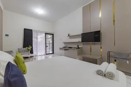 Urbanview Hotel Khayrizsan Tasikmalaya by RedDoorz Отели рядом с достопримечательностью «Teknik Informatika»