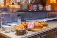 Lot Hotel - breakfast