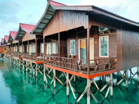 Derawan Fisheries Cottage 酒店