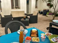 B. Sinis Hotel a Cabras