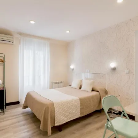 Hostal Art Madrid Отели рядом с достопримечательностью «Карабанчель»
