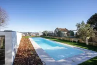 Liiiving in Porto - Haven Pool Apartment - Pools