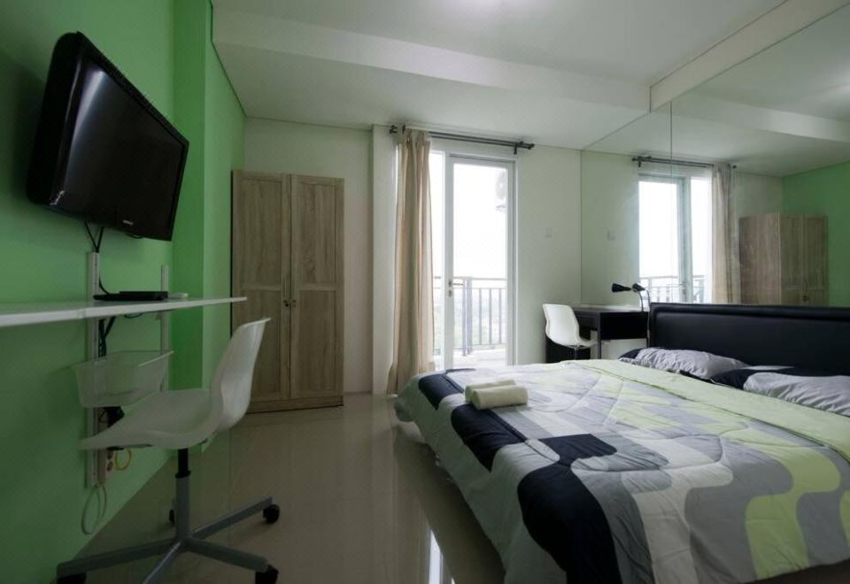 Cozy Studio Apartment in South Jakarta by Miapato Images