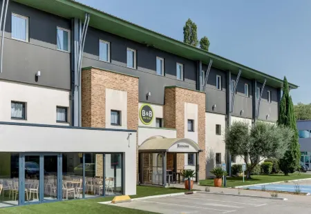 B&B HOTEL Aubagne Gémenos Отели рядом с достопримечательностью «Reality Room»