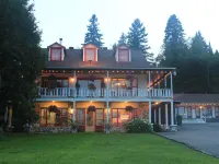 Motel des Pays d'En Haut Hotels in Val-David