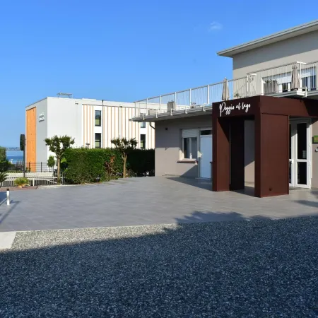 Poggio Al Lago Apartments & Rooms