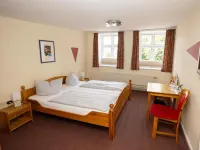 Hotel zur Linde | Hotel - Restaurant - Partyservice Hotels in Dithmarschen