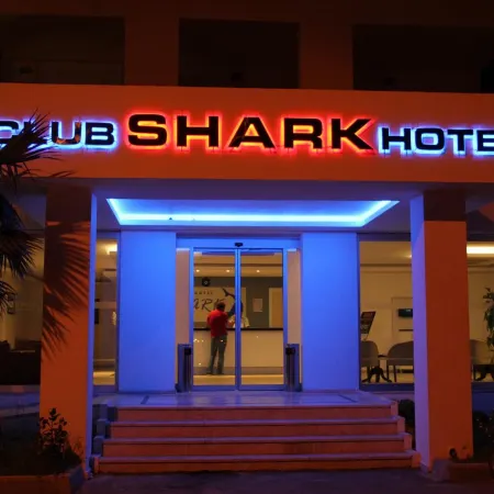 Club Shark Hotel