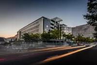The Capital 15 on Orange Hotel & Spa Hotele w: 