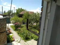 Old House - parcheggio