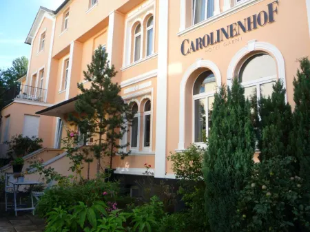 Hotel Carolinenhof Отели в г. Бад-Пирмонт
