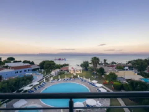 Hotel Albatros Hotels in Agia Pelagia Chlomou