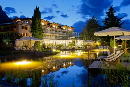 Hotel Weingarten Отели рядом с достопримечательностью «Monticolo Lake»