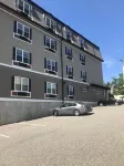 크레센트 스위트 호텔 니드엄 호텔
