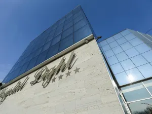 Hotel Crystal Light