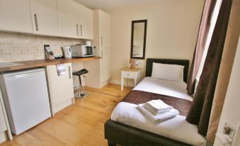 Central Studios Gloucester Road by Roomsbooked
