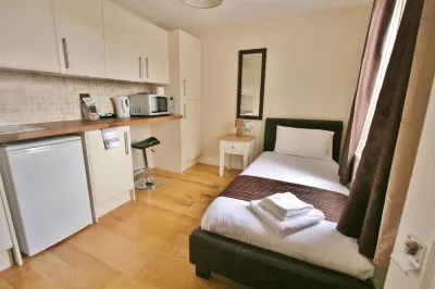 Central Studios Gloucester Road by Roomsbooked