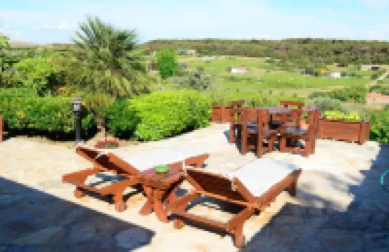 Ada Bacchus Hotel