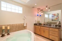 Inn on Lake Granbury - Hot Tub