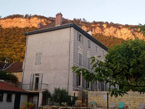 A Deux Pas du Rheby Hotels in Vertrieu
