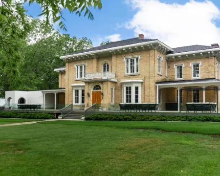 The Cape Hotels in Picton