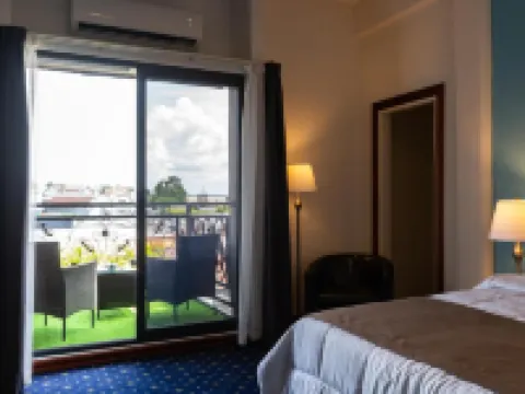 ロイヤル ブリーズ ホテル NV パラマリボのホテル