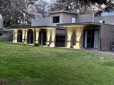 Posada Pinar de Besares فنادق في 
