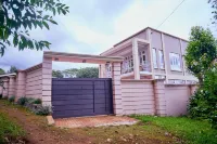 Kilimanjaro Foothills Getaway Hotel di 