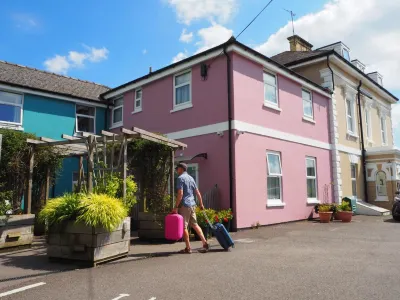 Cotswold Aparthotel Hotels near Tesco Superstore
