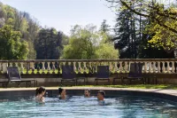 Grand Hôtel & Spa Uriage - Uima-altaat