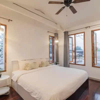 SherVa101 Home and Hostel Các khách sạn gần Cổng Chiang Mai
