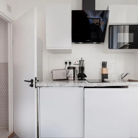 Single Studio - Next to Bayswater st -10 Отели рядом с достопримечательностью «Бэйсуотер»