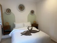 Lovissa Guest House - GWK Uluwatu - Pensionaatit