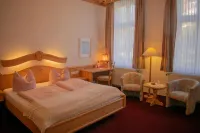 Pension Haus Marga - Airport Shuttle